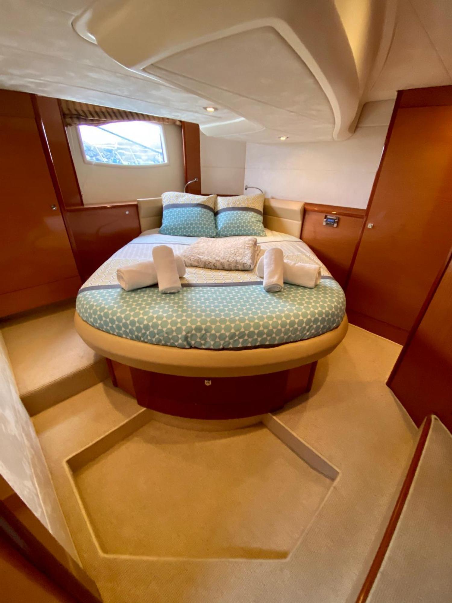 Boat Paradise - Prestige 42s *